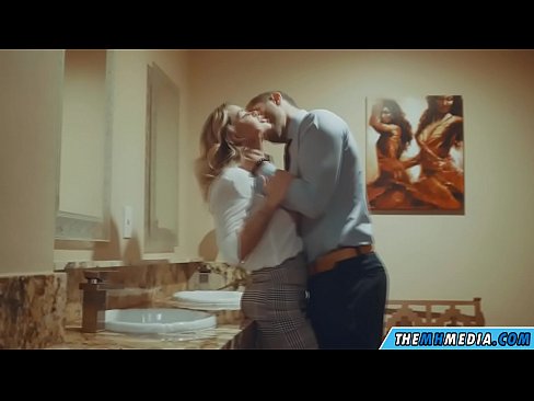 ❤️ Блондинка сени коомдук дааратканада азгырып жатканда ️❌ Супер секс боюнча бизде ☑